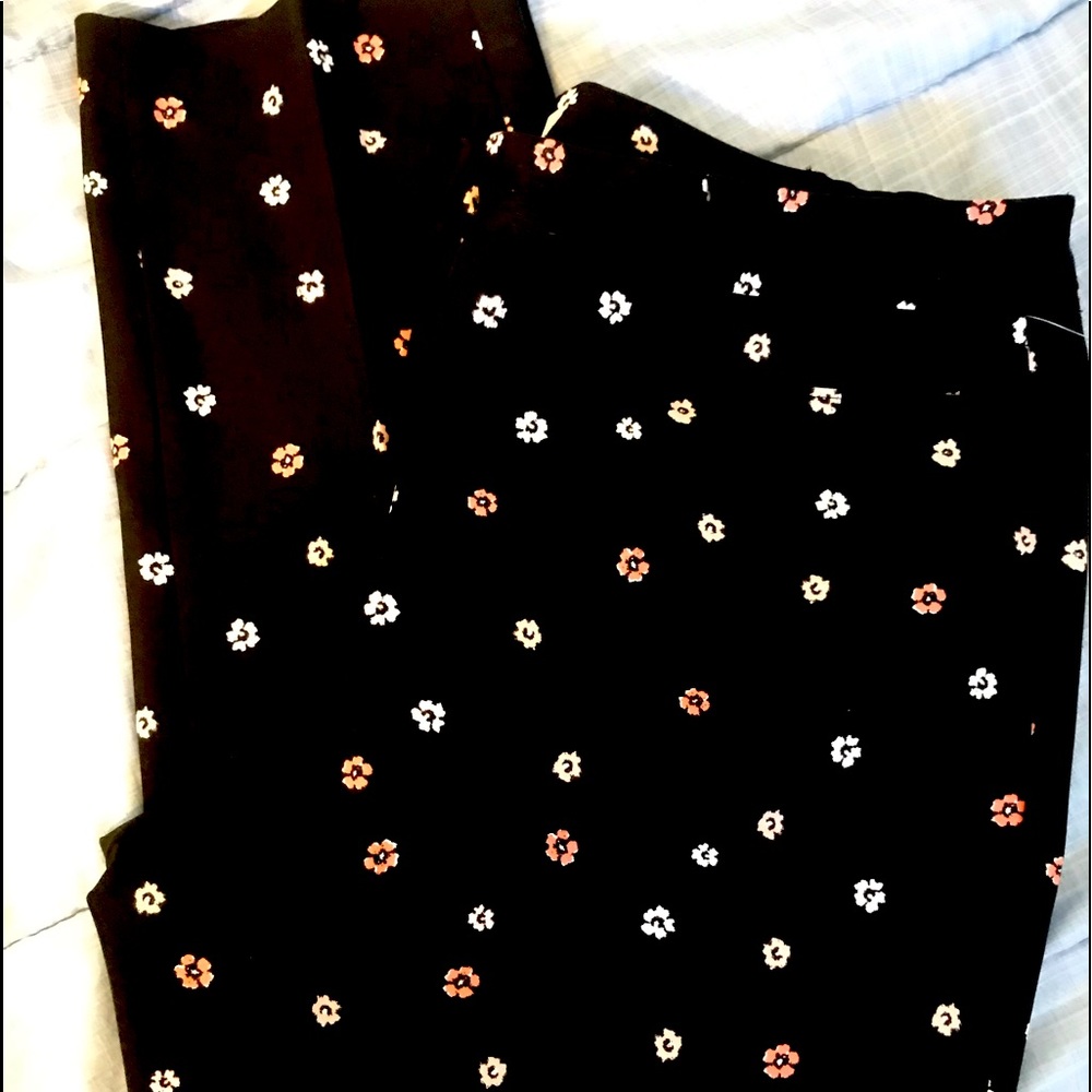 Flowered trousers by Talbots NWT
